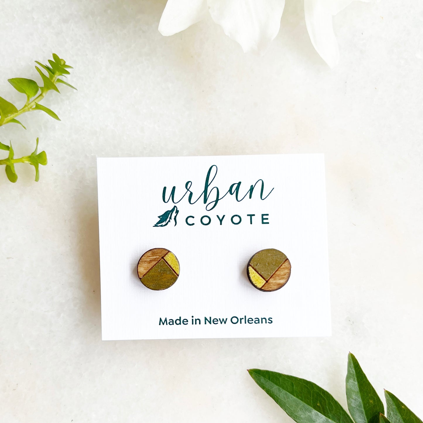 Circle stud- tritone Olive