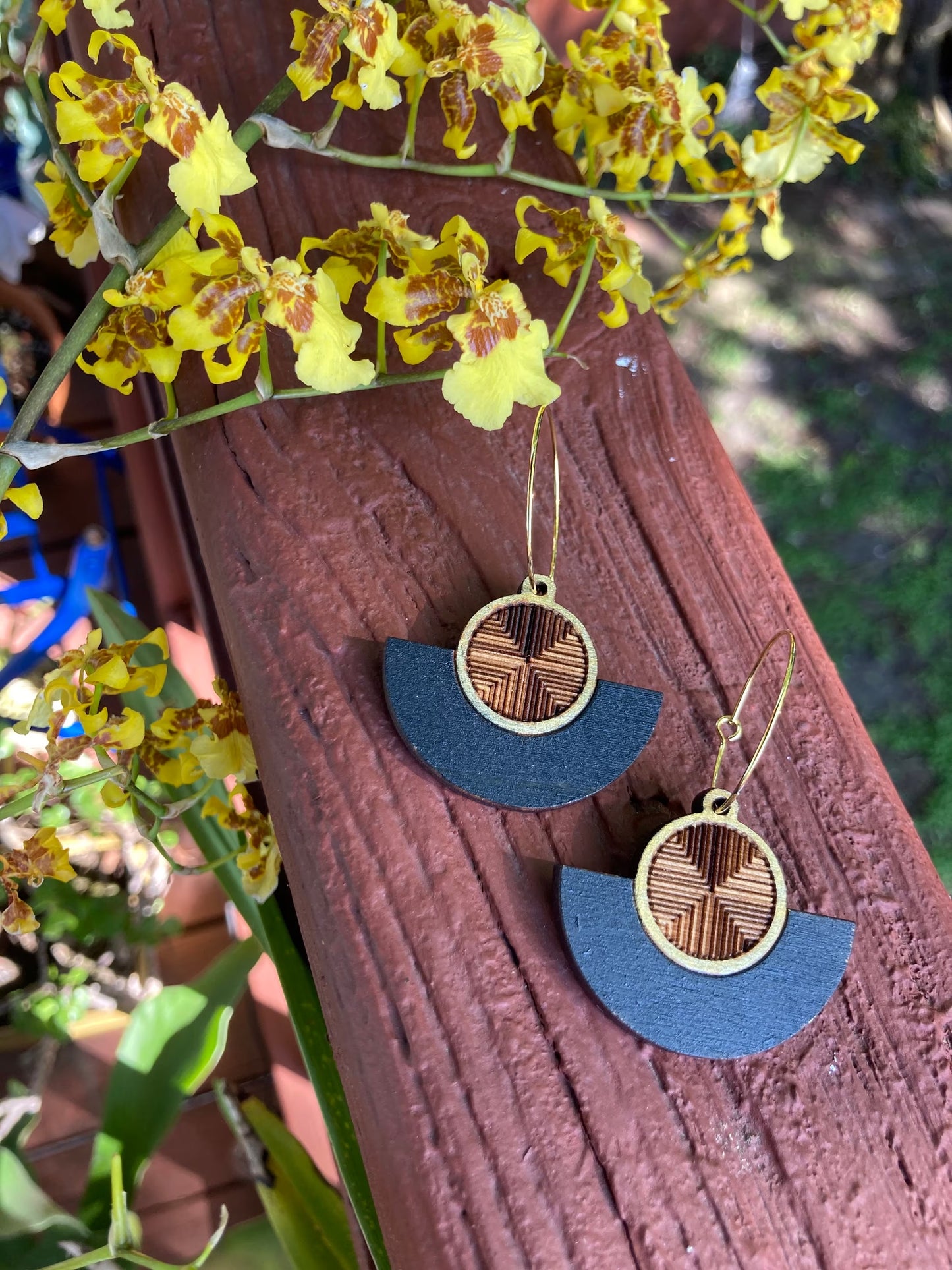 Black and gold etched fan earrings