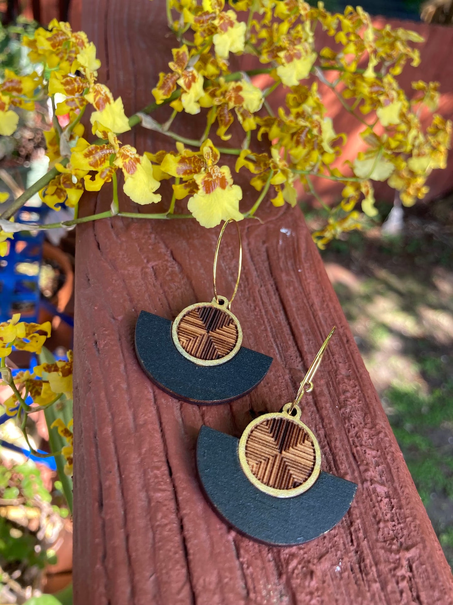 Black and gold etched fan earrings